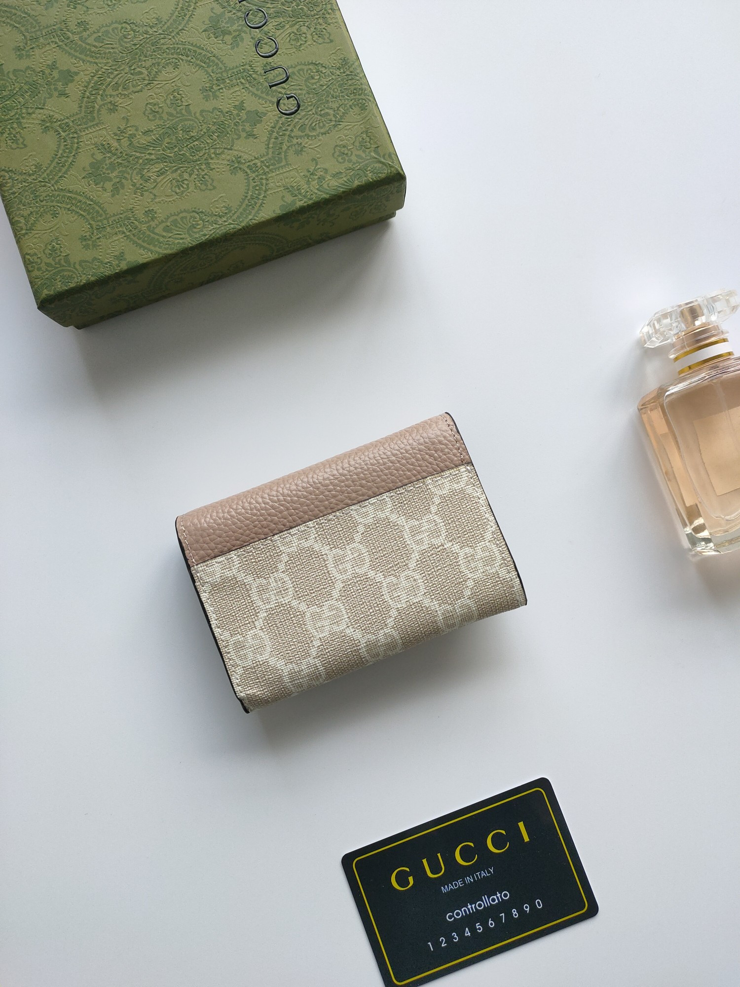 G*u*i gg card case wallet