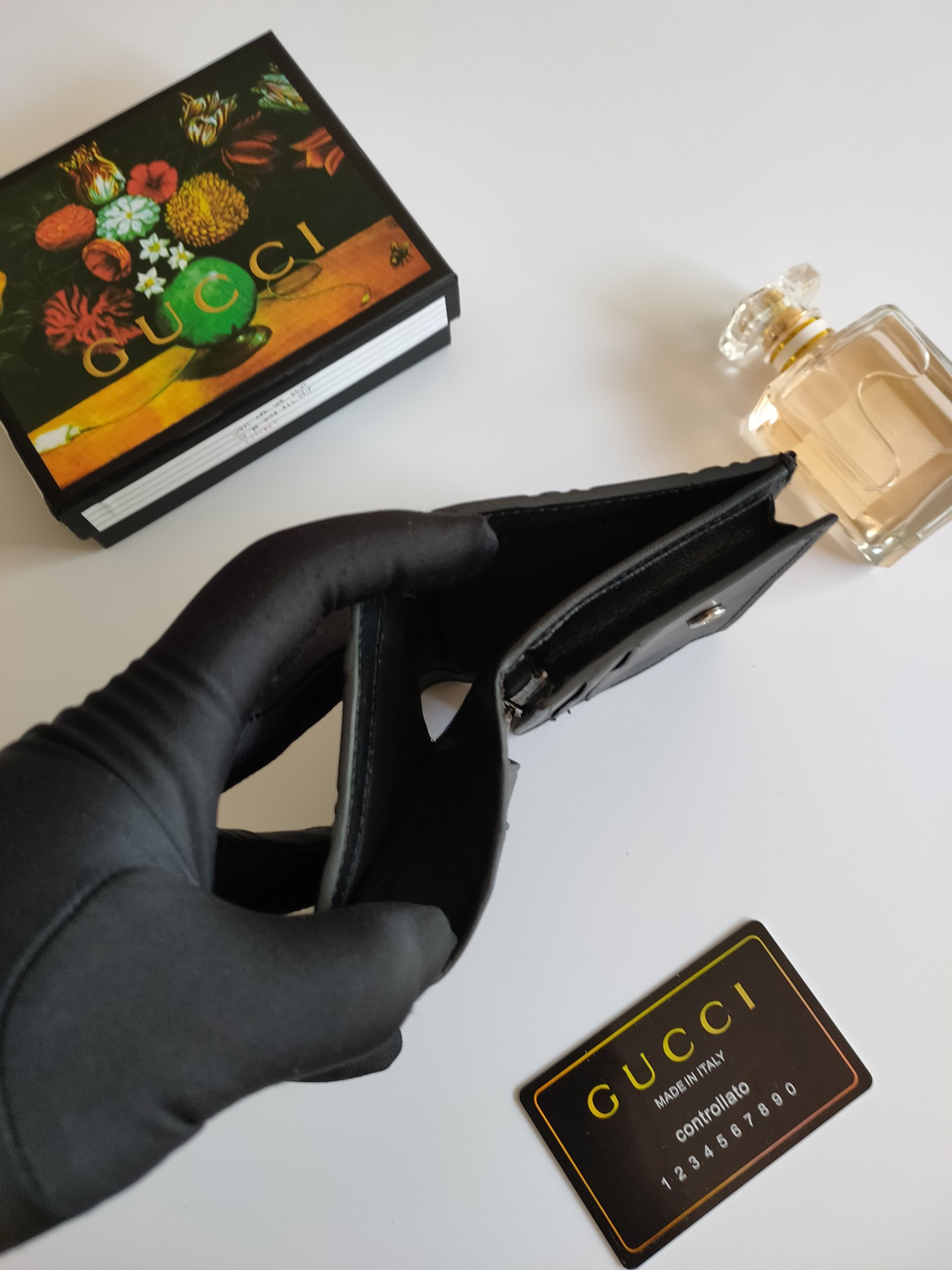 G*u*i gg card case wallet