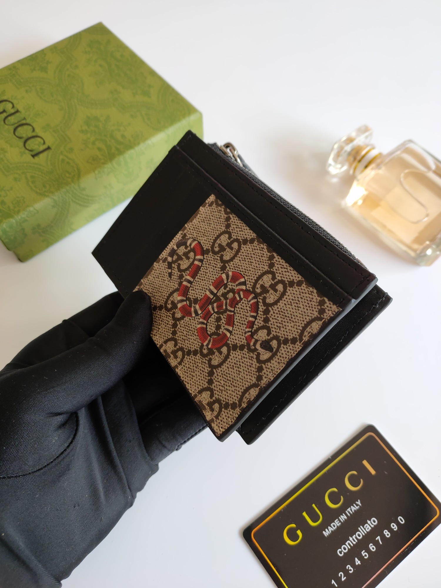 G*u*i gg card case wallet