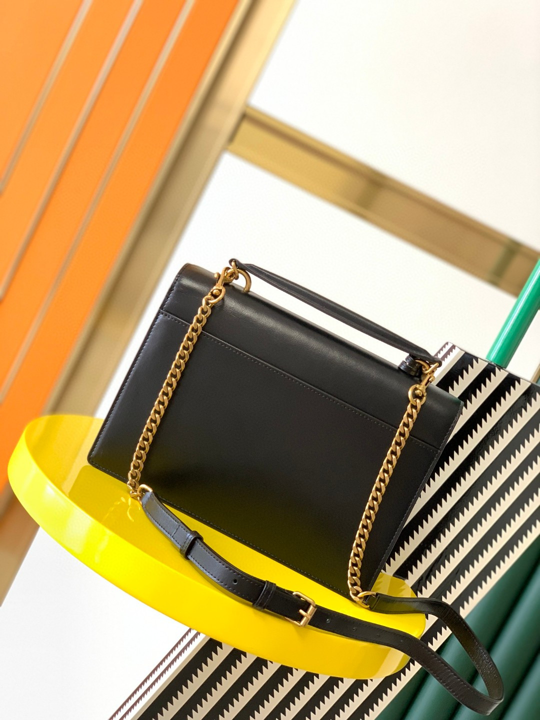 Y*L sunset large in smooth leather black 10.6 x 7 x 3.1 inches