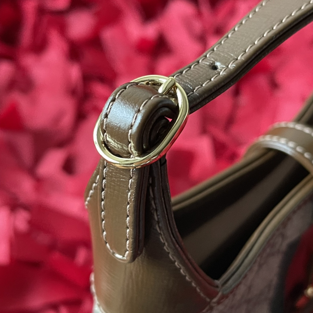 G*u*i jackie 1961 mini shoulder bag 7.5"w x 5.1"h x 1.2"d