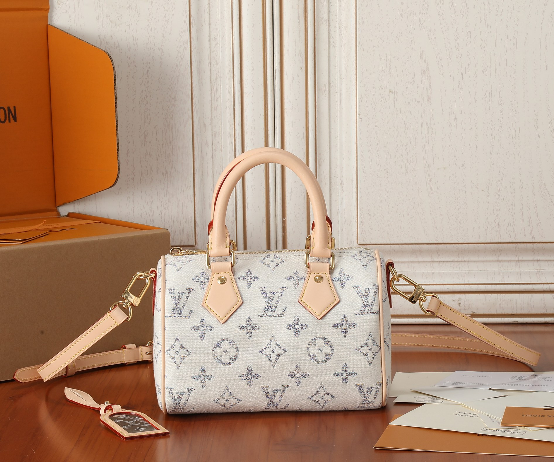 LV Speedy Bandoulière 20 M24709 8.1 x 5.3 x 4.7 inches