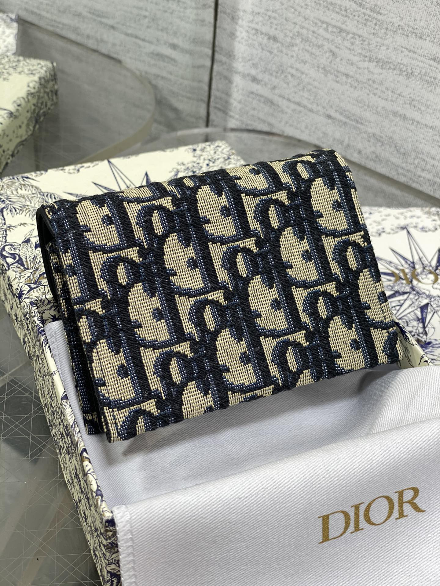 D*or card holder 12-10-5cm