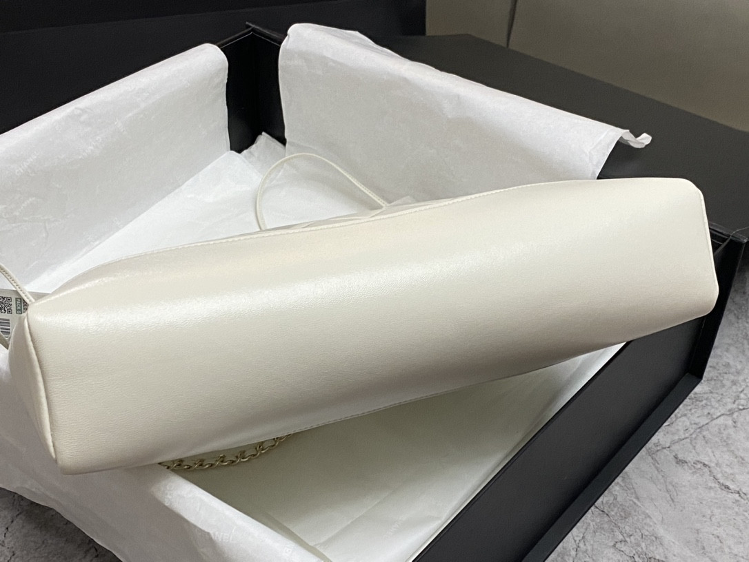 Ch*el shopping bag shiny lambskin & gold-tone metal 35x39x8cm