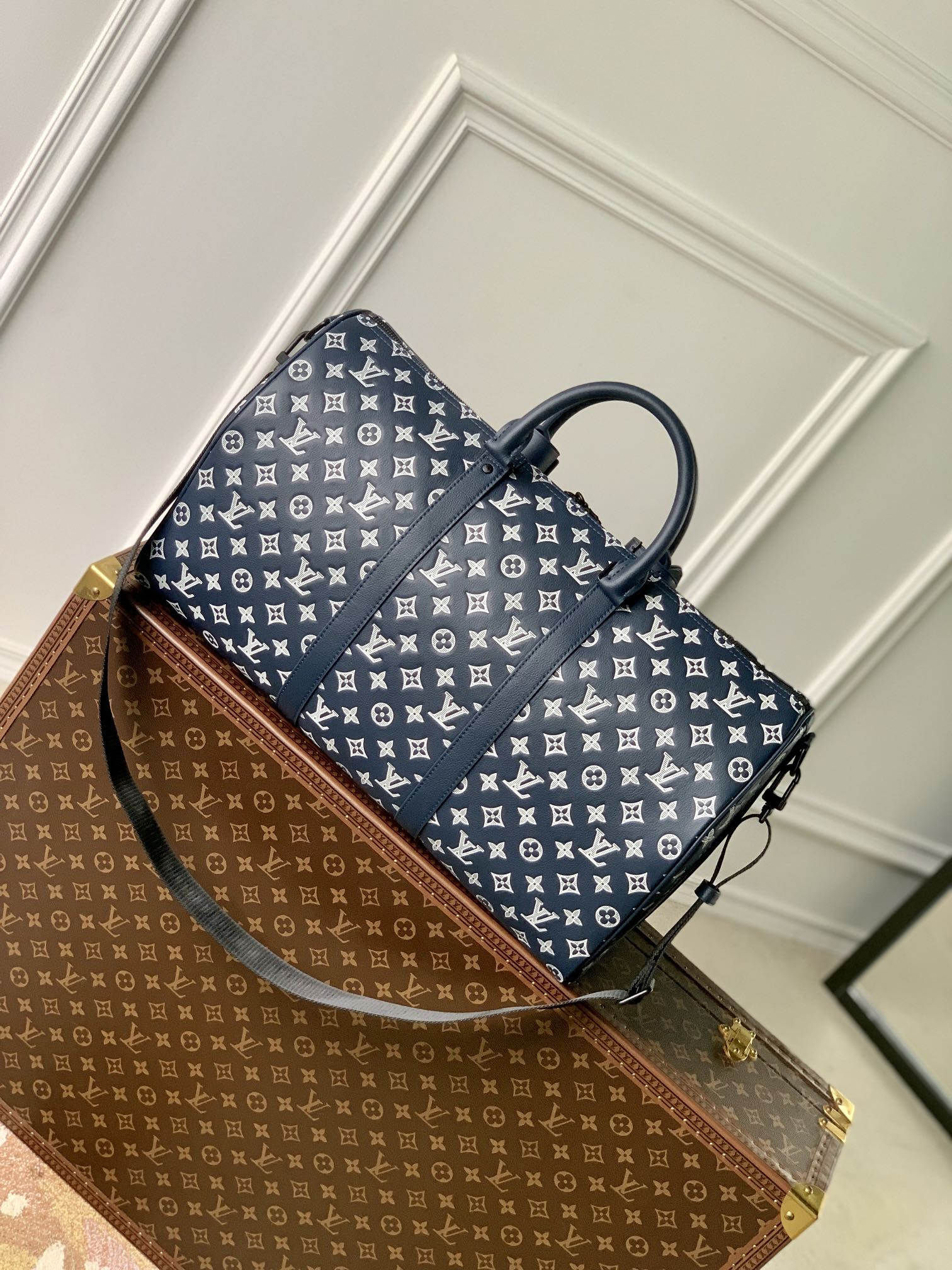LV Keepall Bandoulière 50  19.7 x 11.4 x 9.1 inches