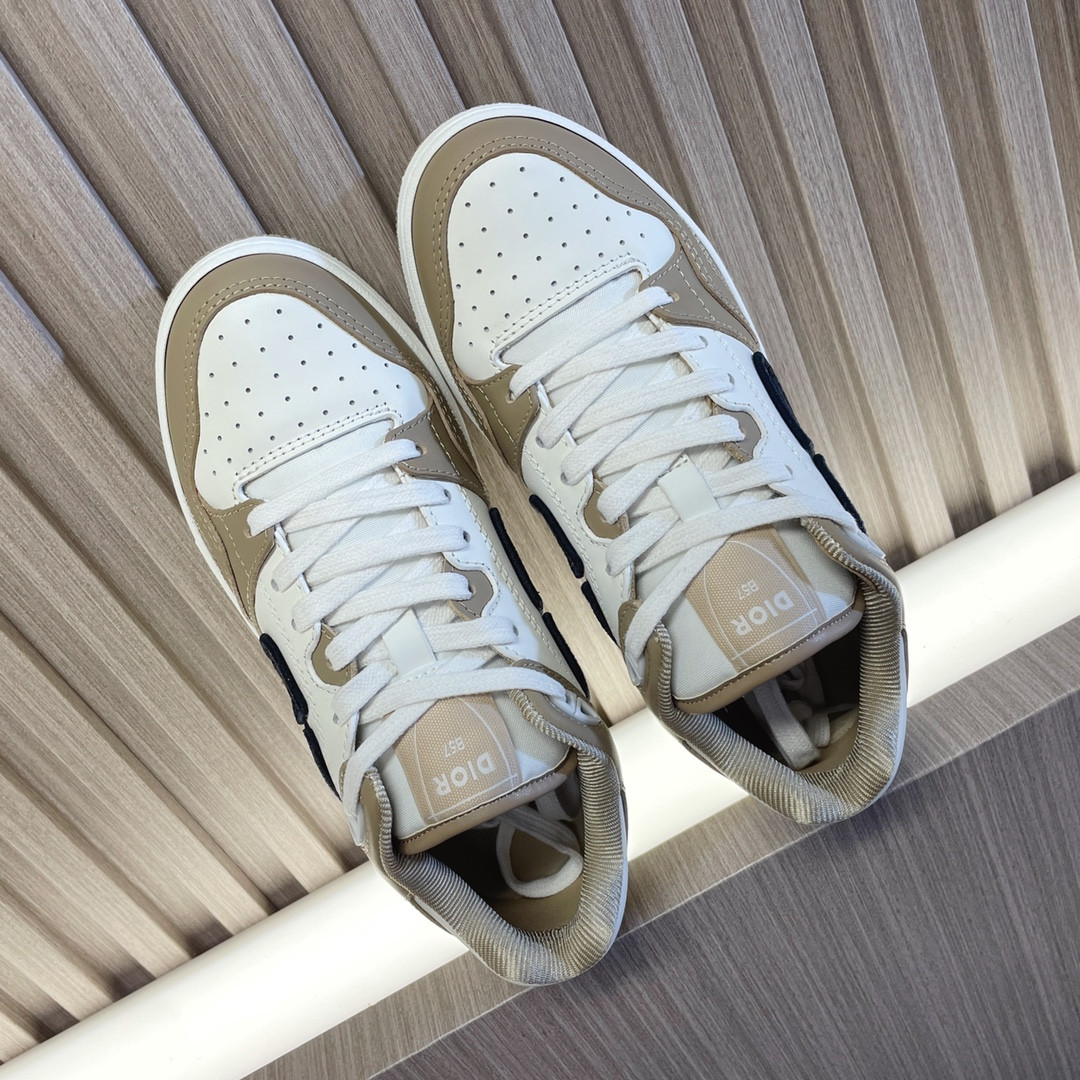 ua D*or b57 low-top sneaker beige and white