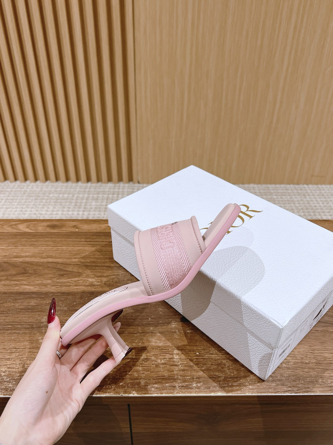 D*or dway heeled slide