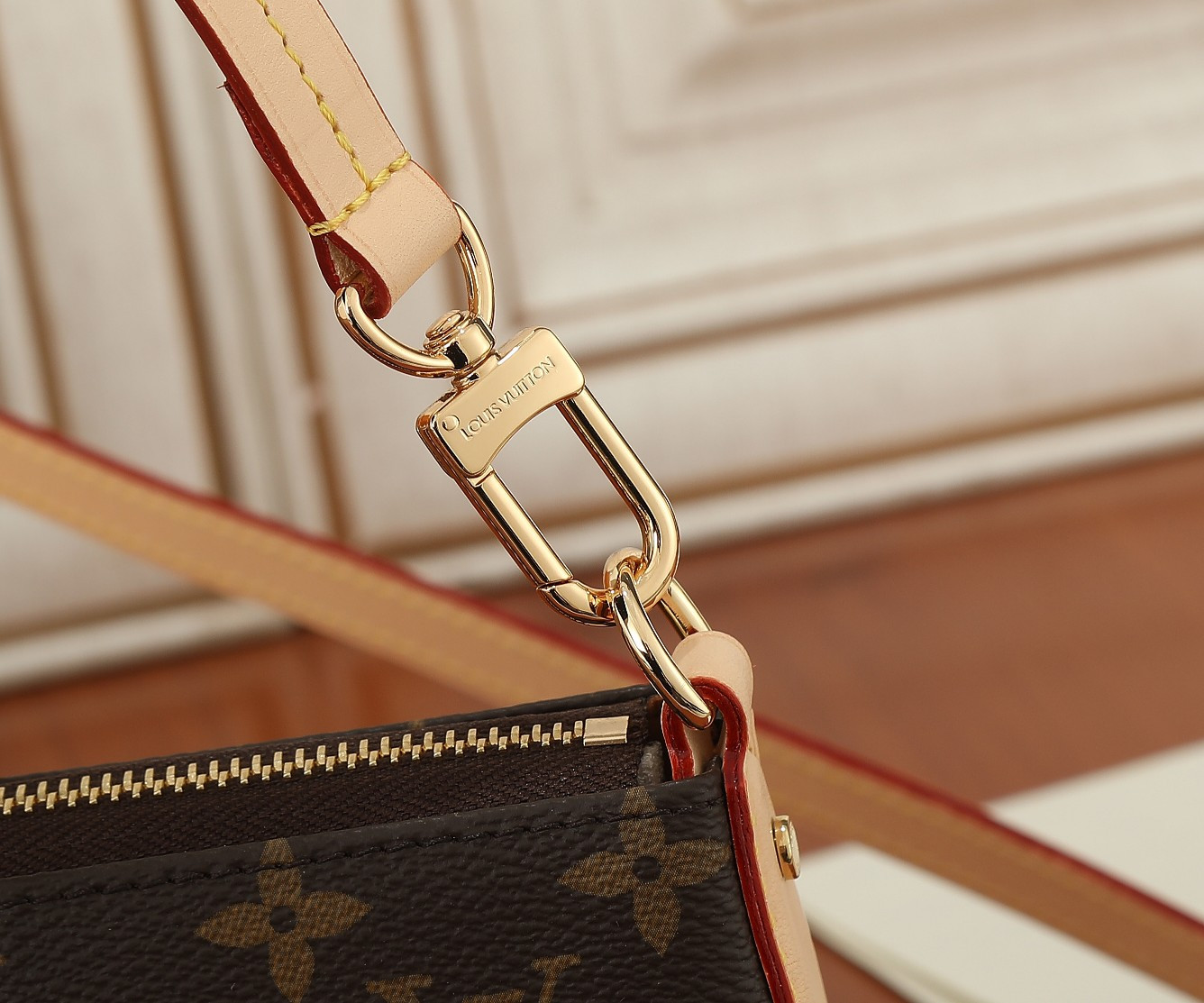 LV Pochette Tirette M12859  8.7 x 4.7 x 2.2 in