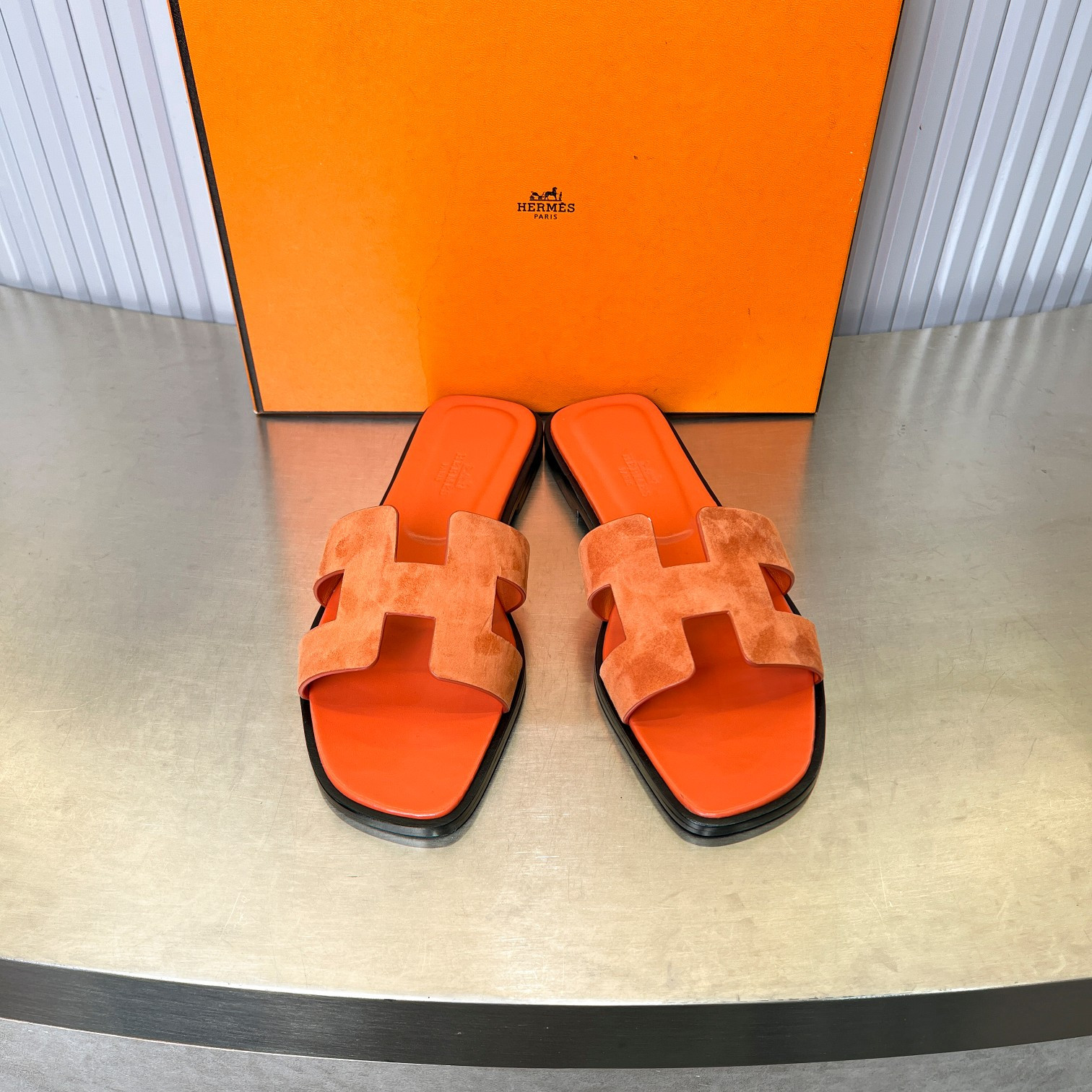 UA Hermès Oran sandal