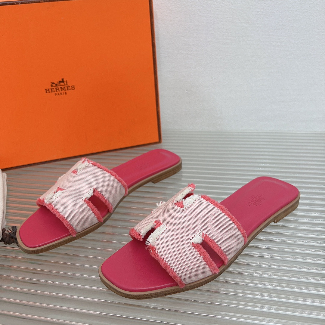 UA Hermès Oran sandal