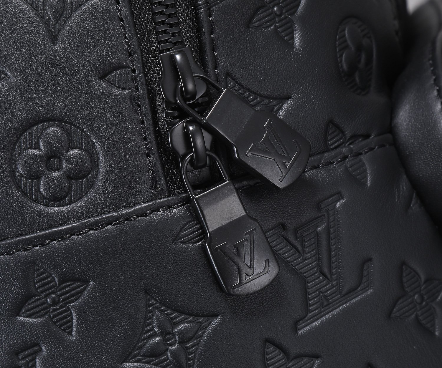 LV RACER BACKPACK M46109 13 x 16.1 x 7.1 inches