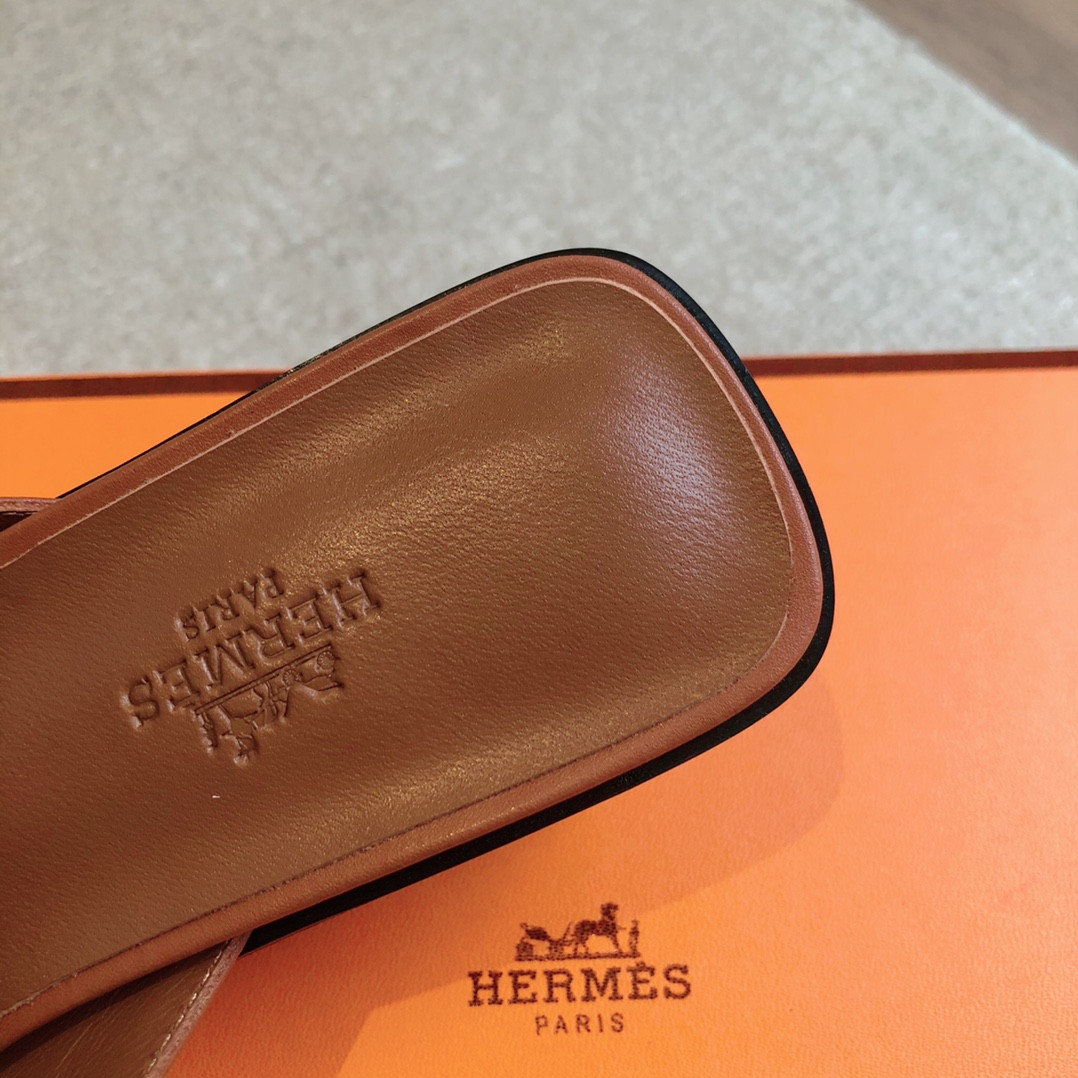UA Hermès Isle sandal