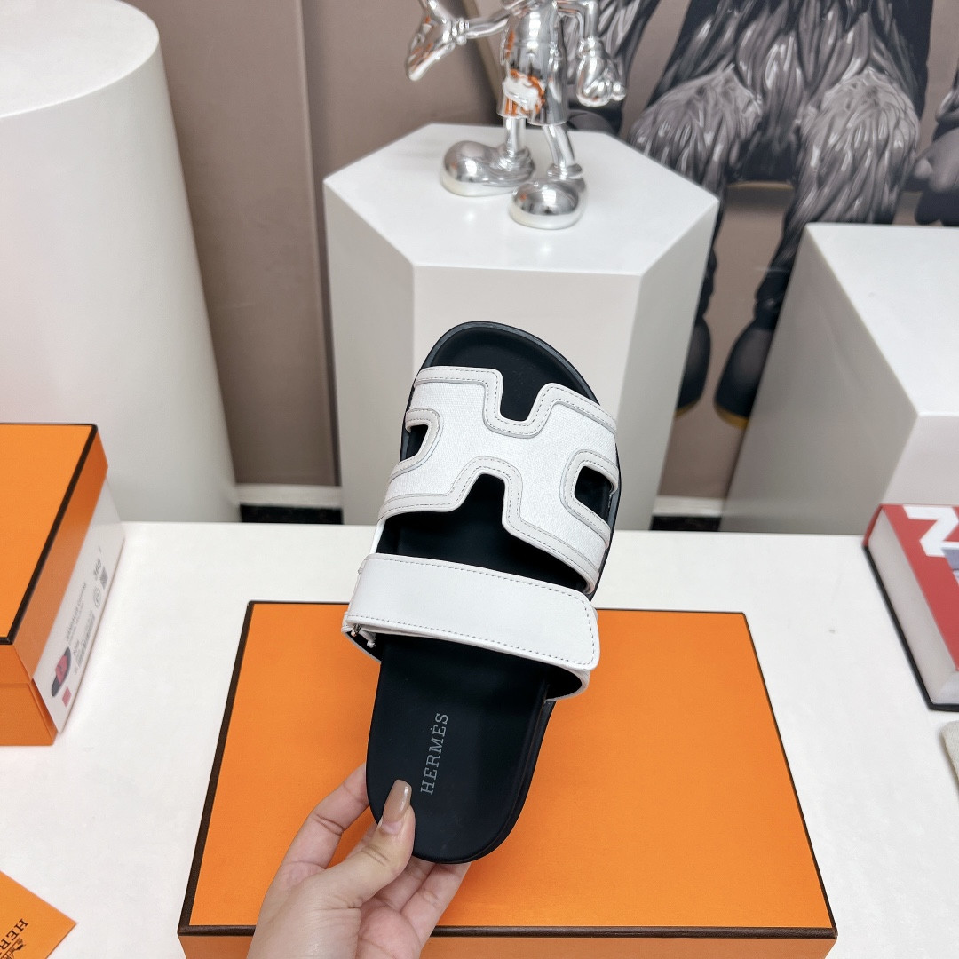 UA Hermès Chypre sandal