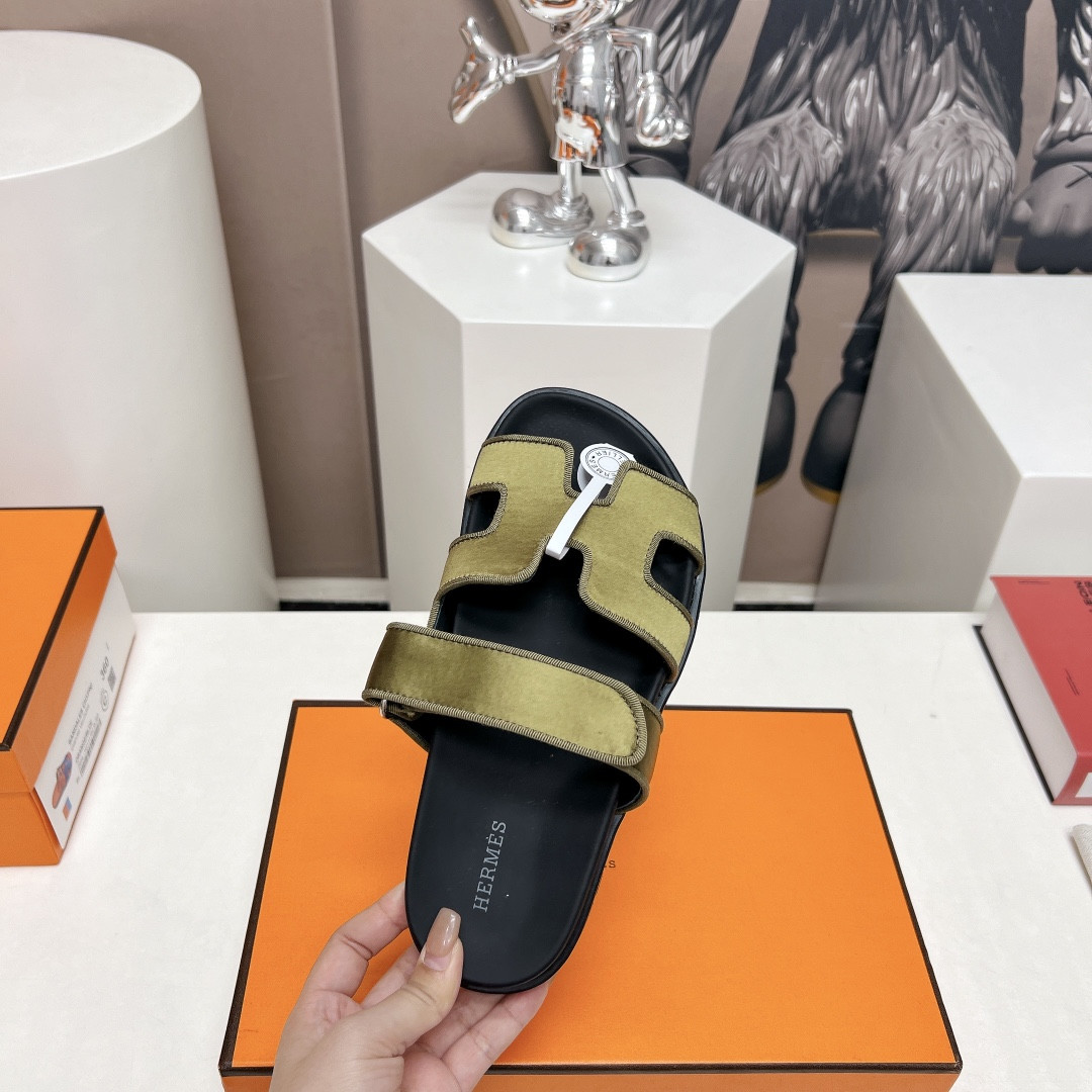 UA Hermès Chypre sandal