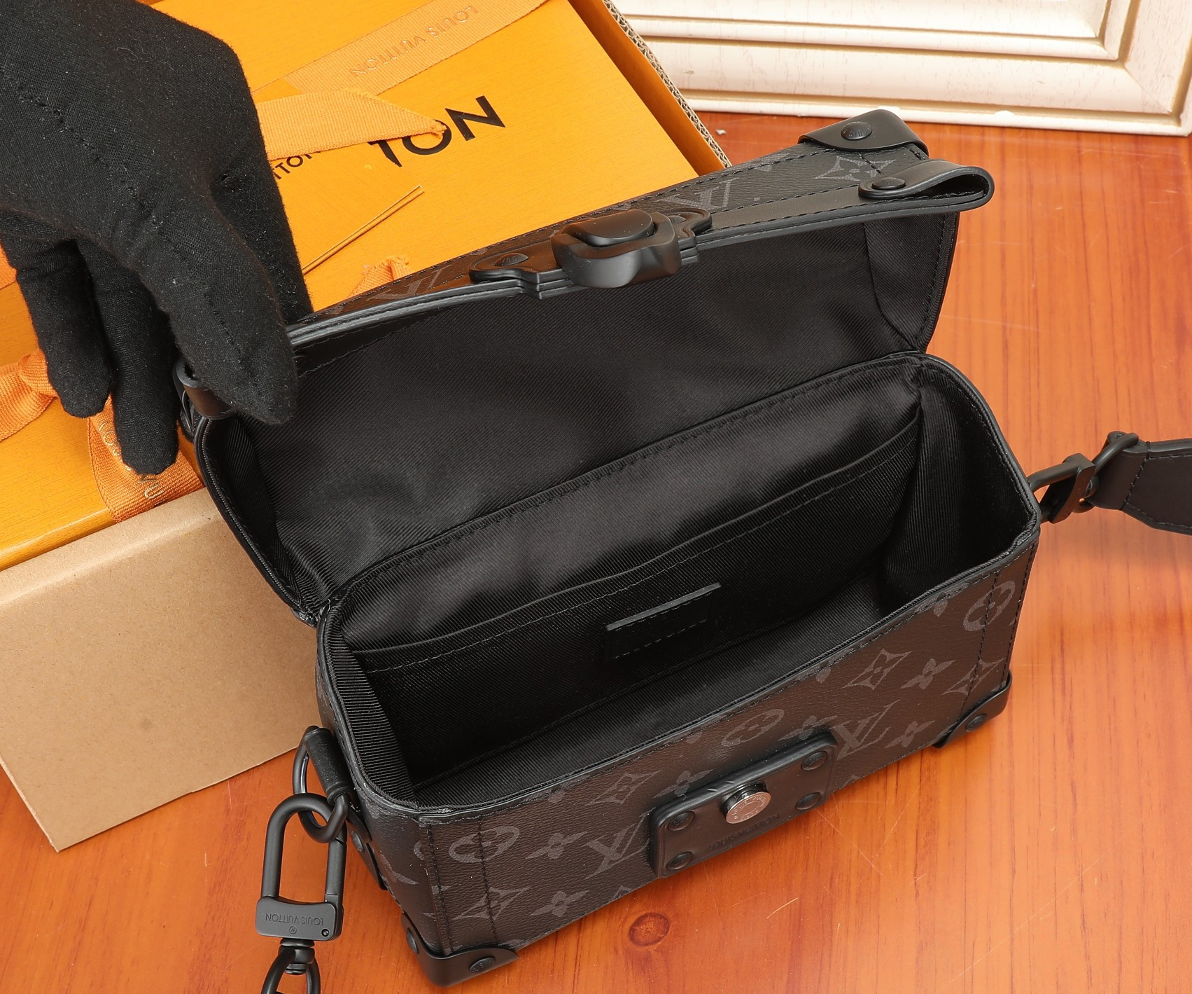 LV Soul Trunk M11743 19x15x7CM