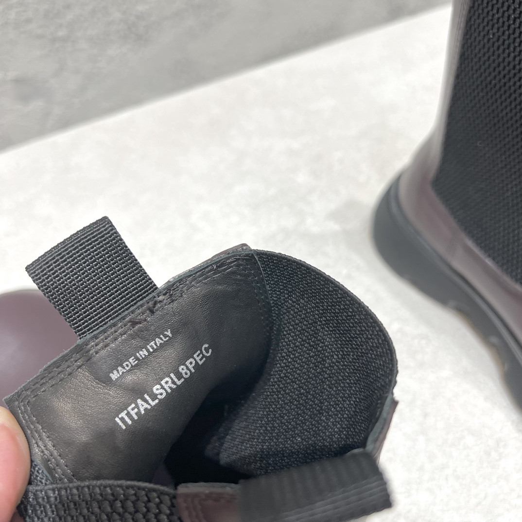 ua B**rry leather creeper chelsea boots