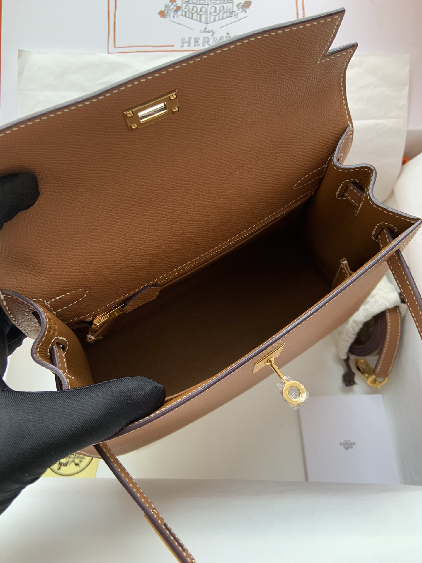 HERMÈS Kelly 25 Gold-tone Hardware