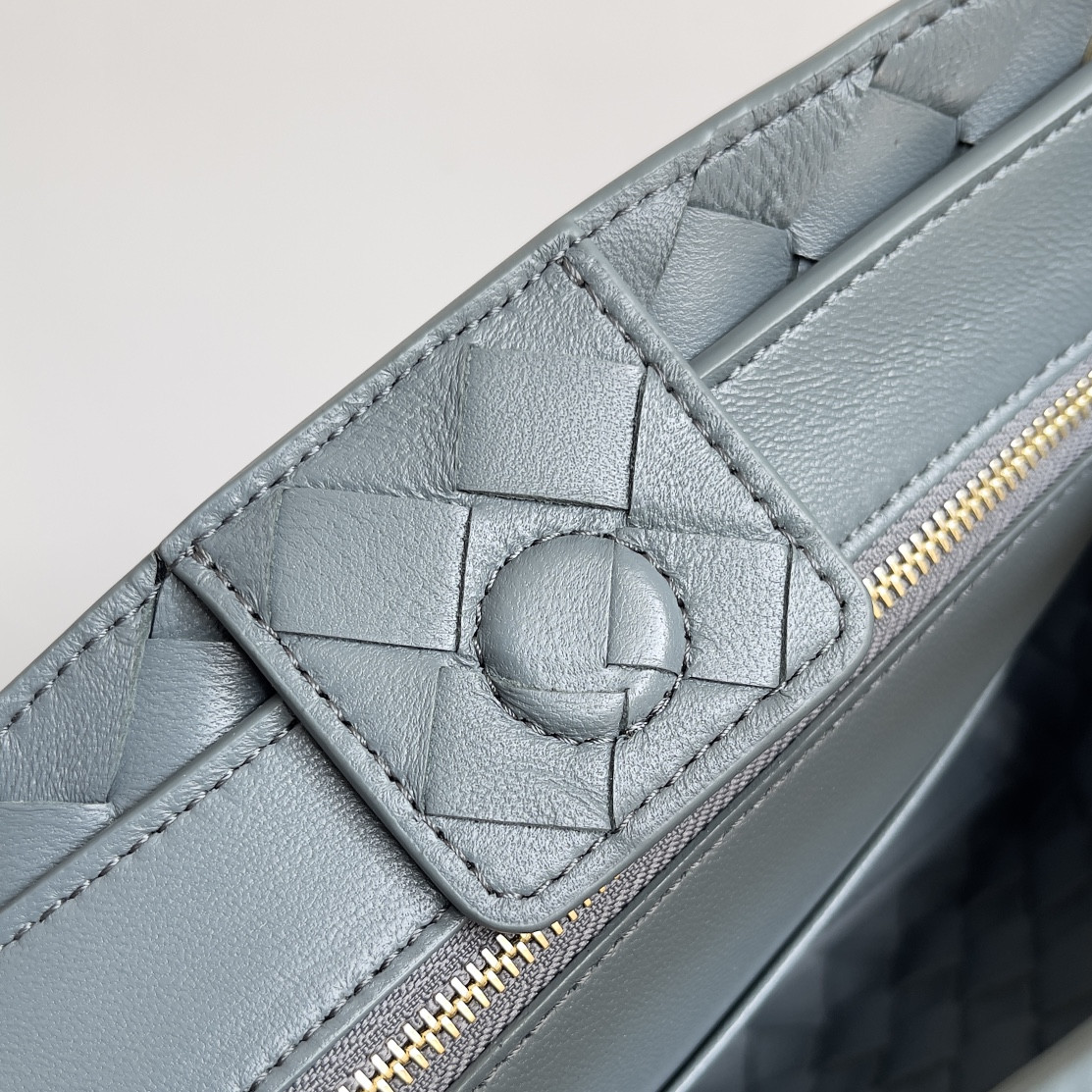 bo*te*ga Ve*ne*ta small andiamo 25x22x10.5cm