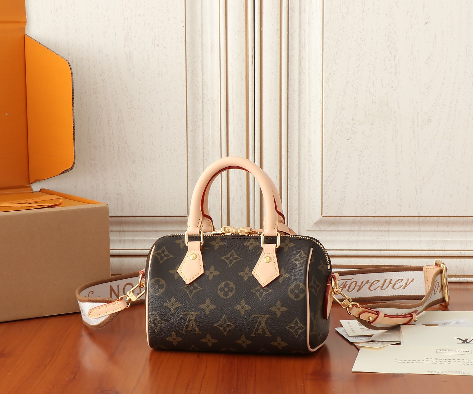 LV Speedy 18  M46970 18x12.5x11CM