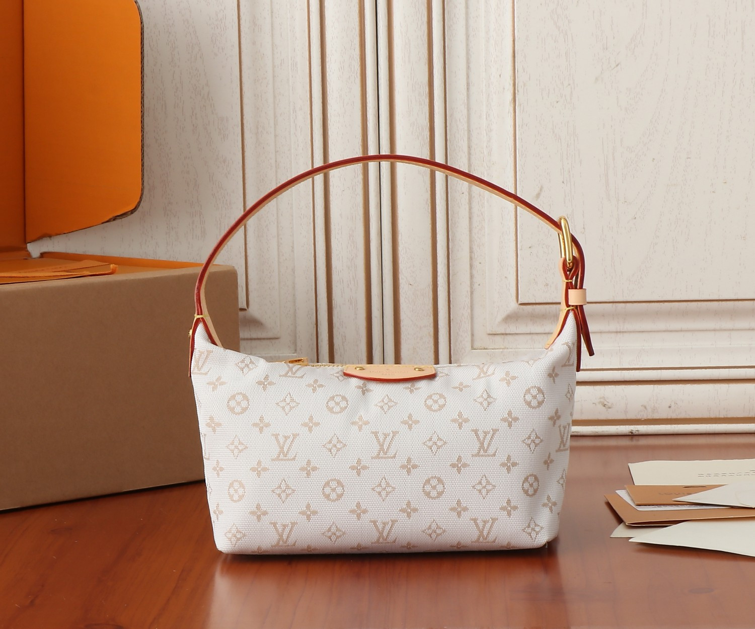 LV Hills Pochette  M12433 18.5x11x6.5CM