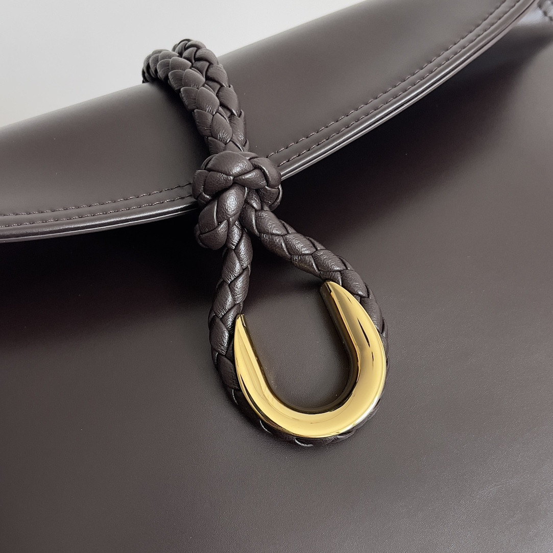 bo*te*ga Ve*ne*ta liberta 23 x 35 x 6cm