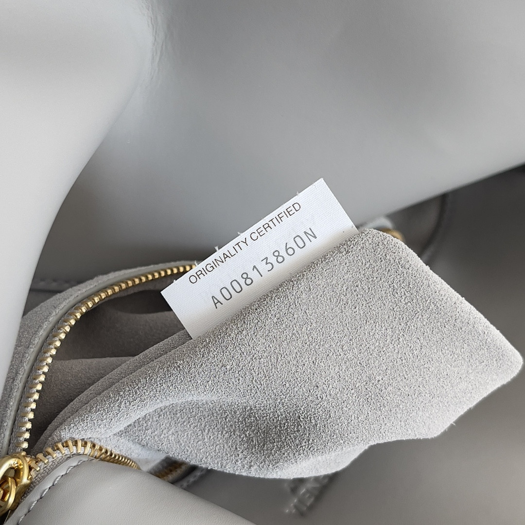 bo*te*ga Ve*ne*ta liberta 23 x 35 x 6cm