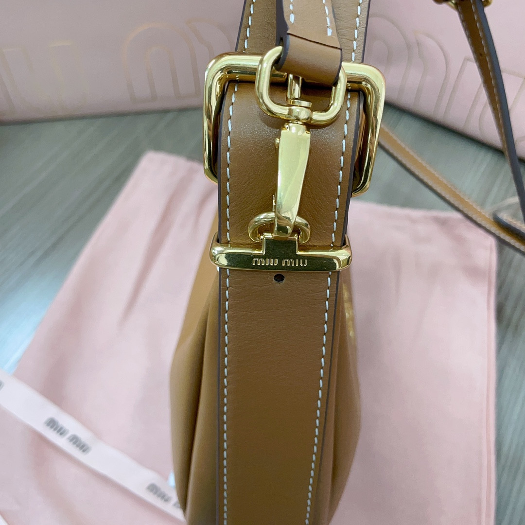 Miu Miu hobo bag 20X17X6Cm