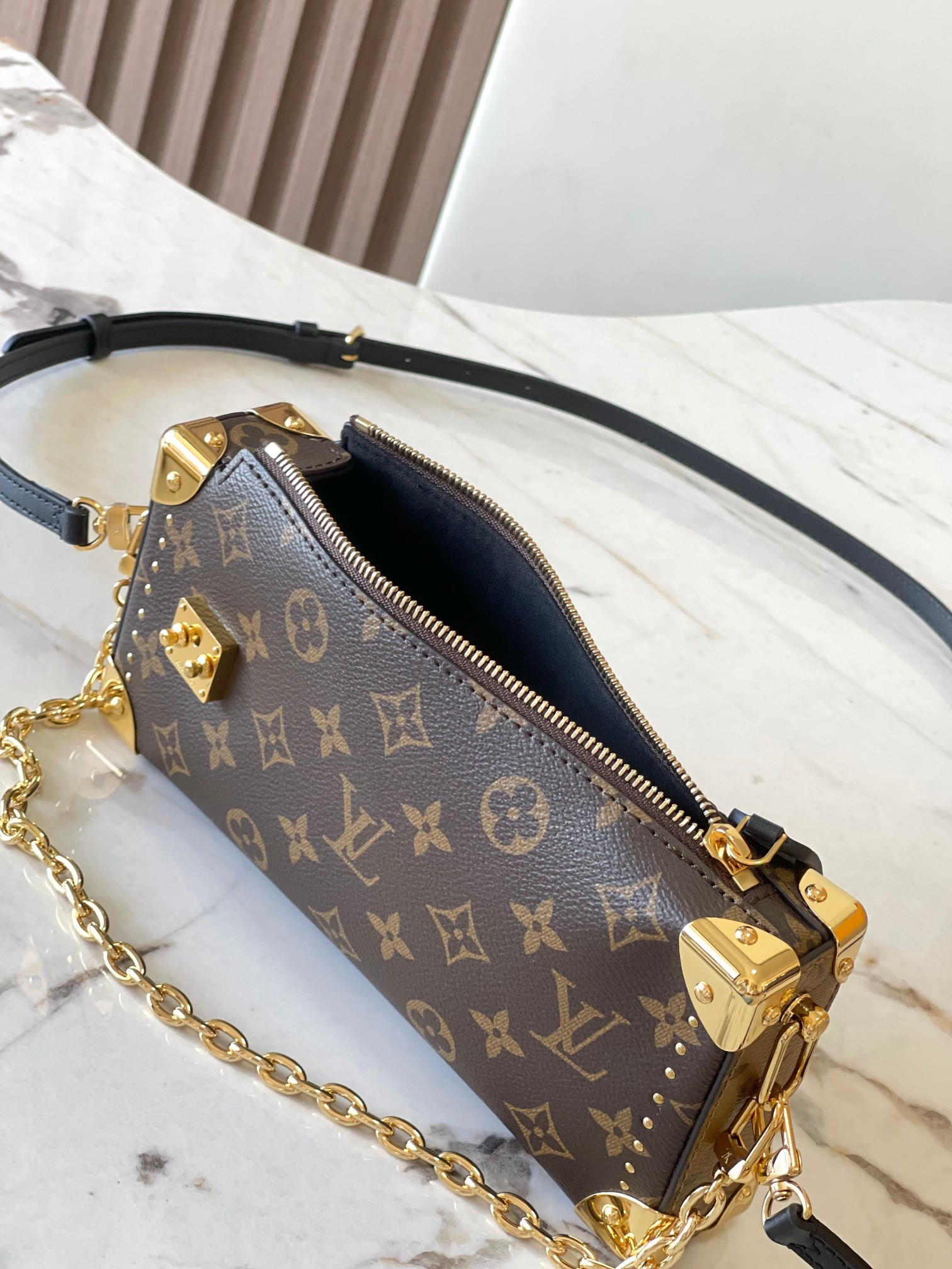 LV Slim Trunk M13147 12x4x23cm