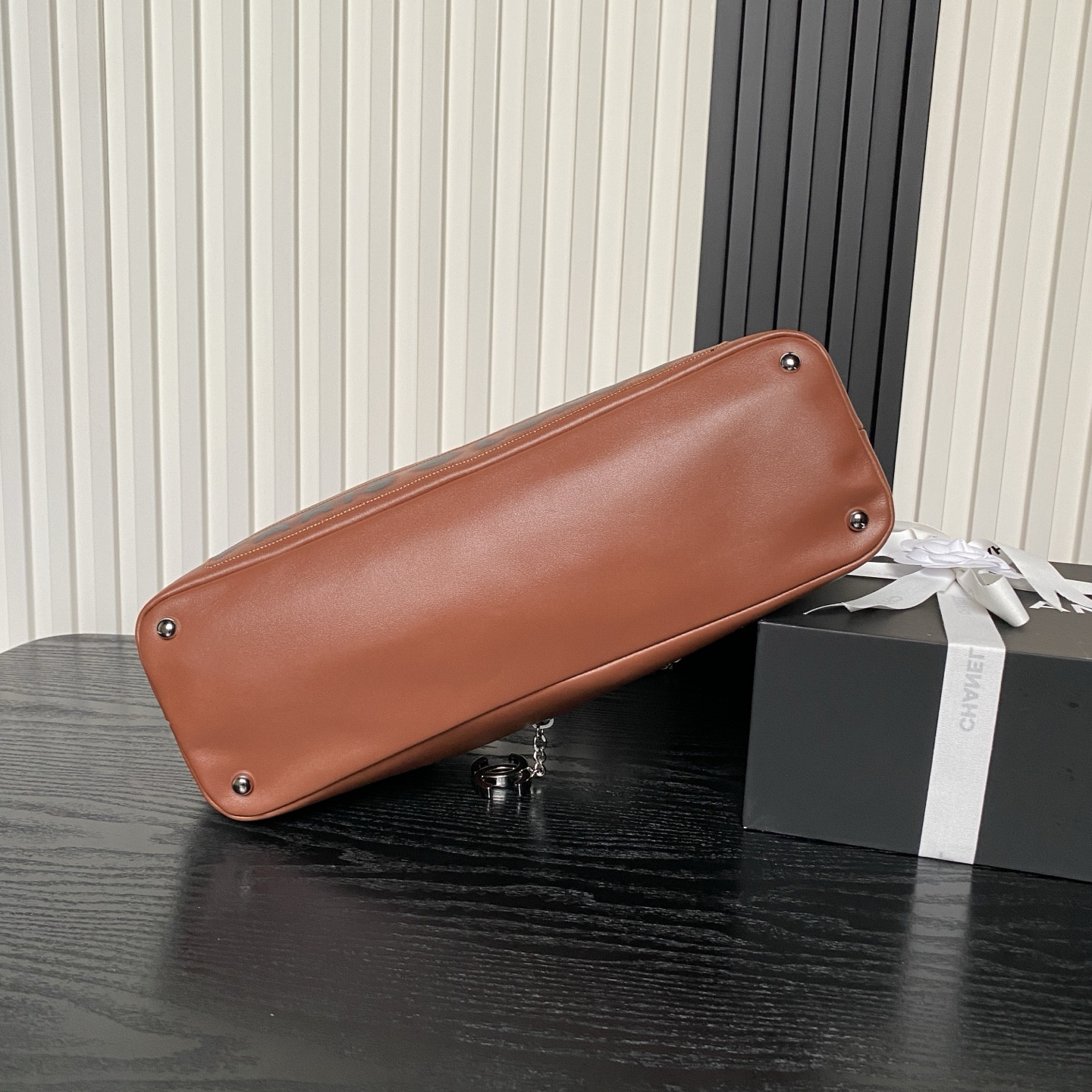 Ch*el vintage graffiti tote airport bag 36x24x12cm