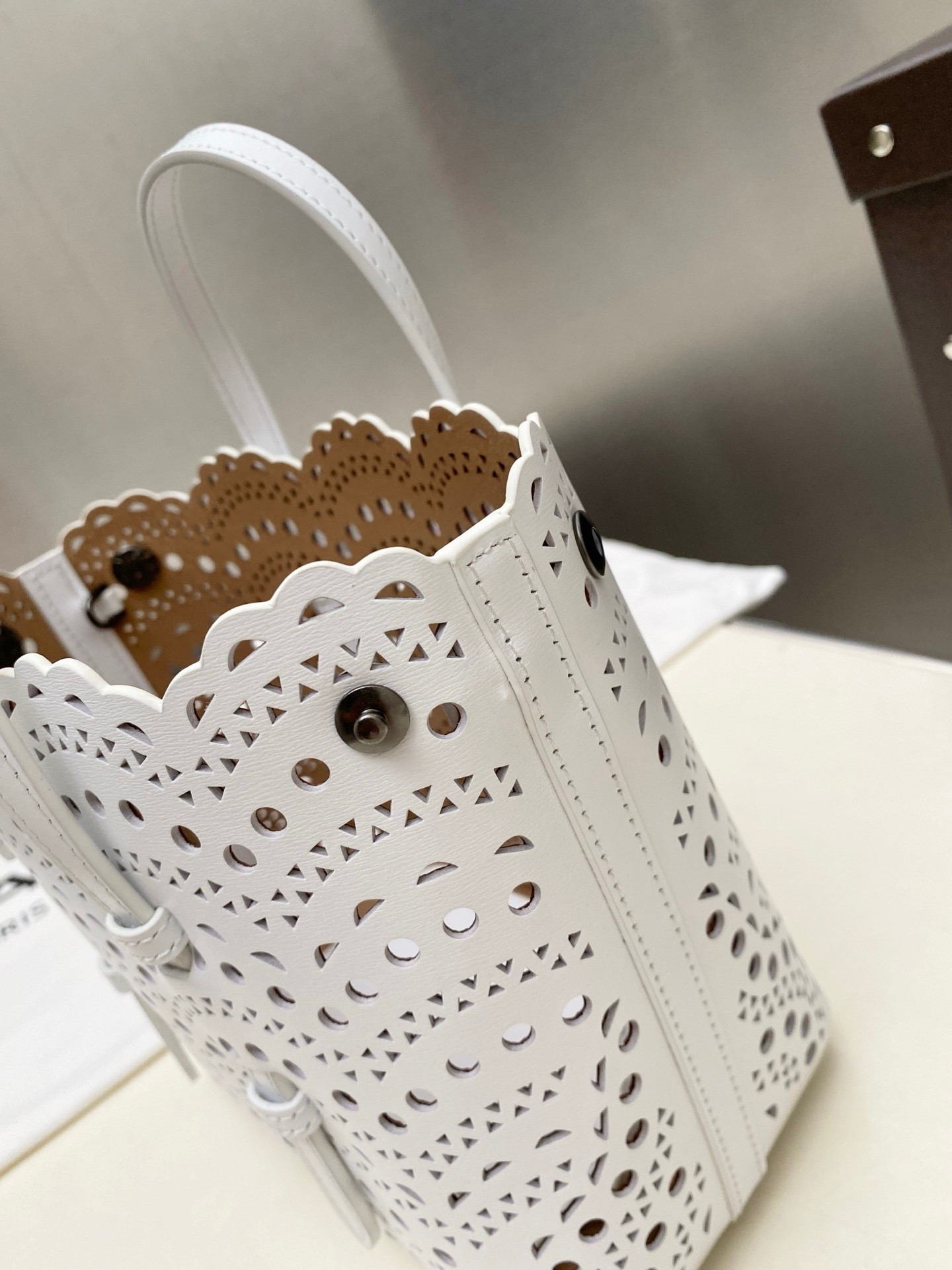 ALAÏA Mina 20 bag In Vienne Wave 20x17x10cm