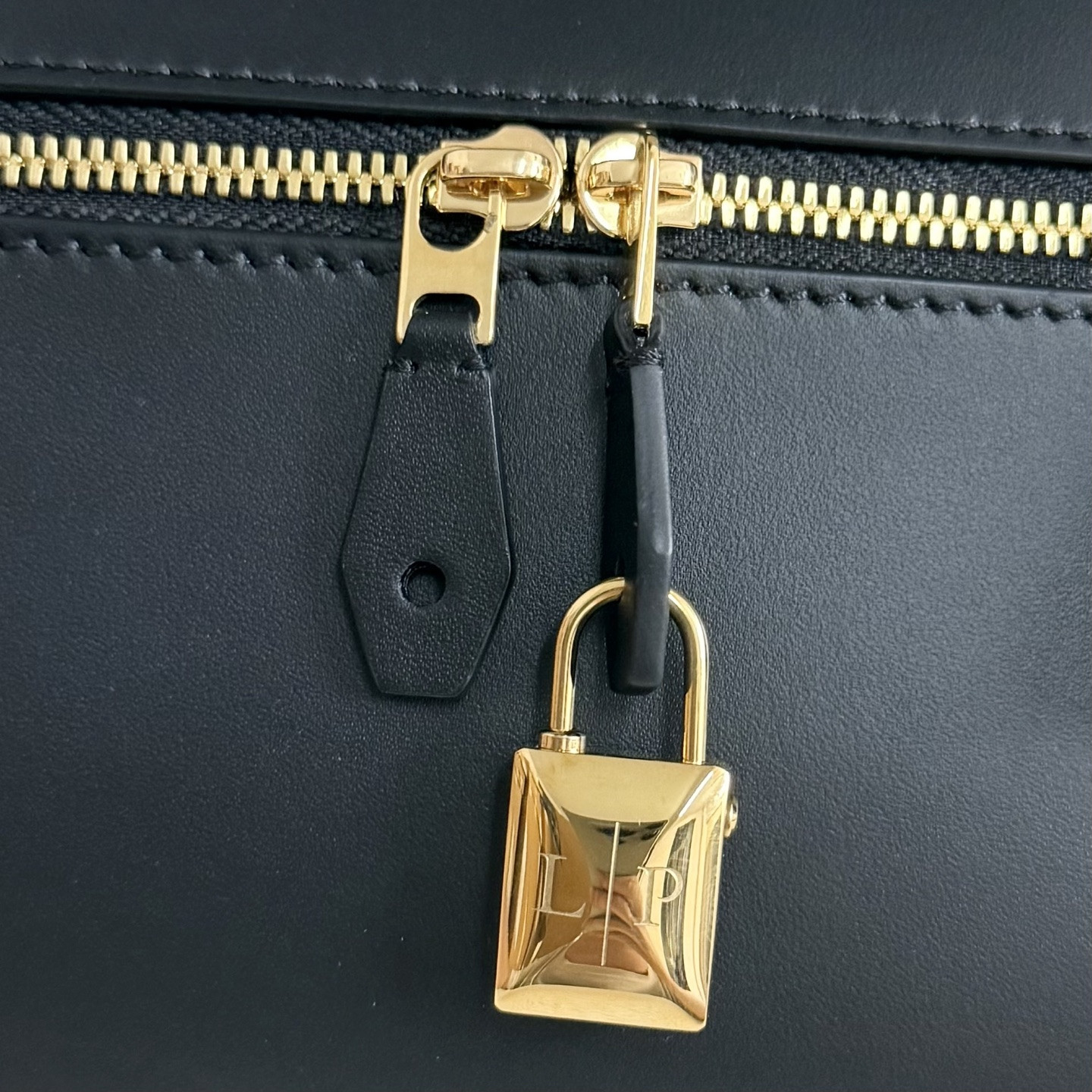 L**o p*ana extra bag l23 23x12x7cm