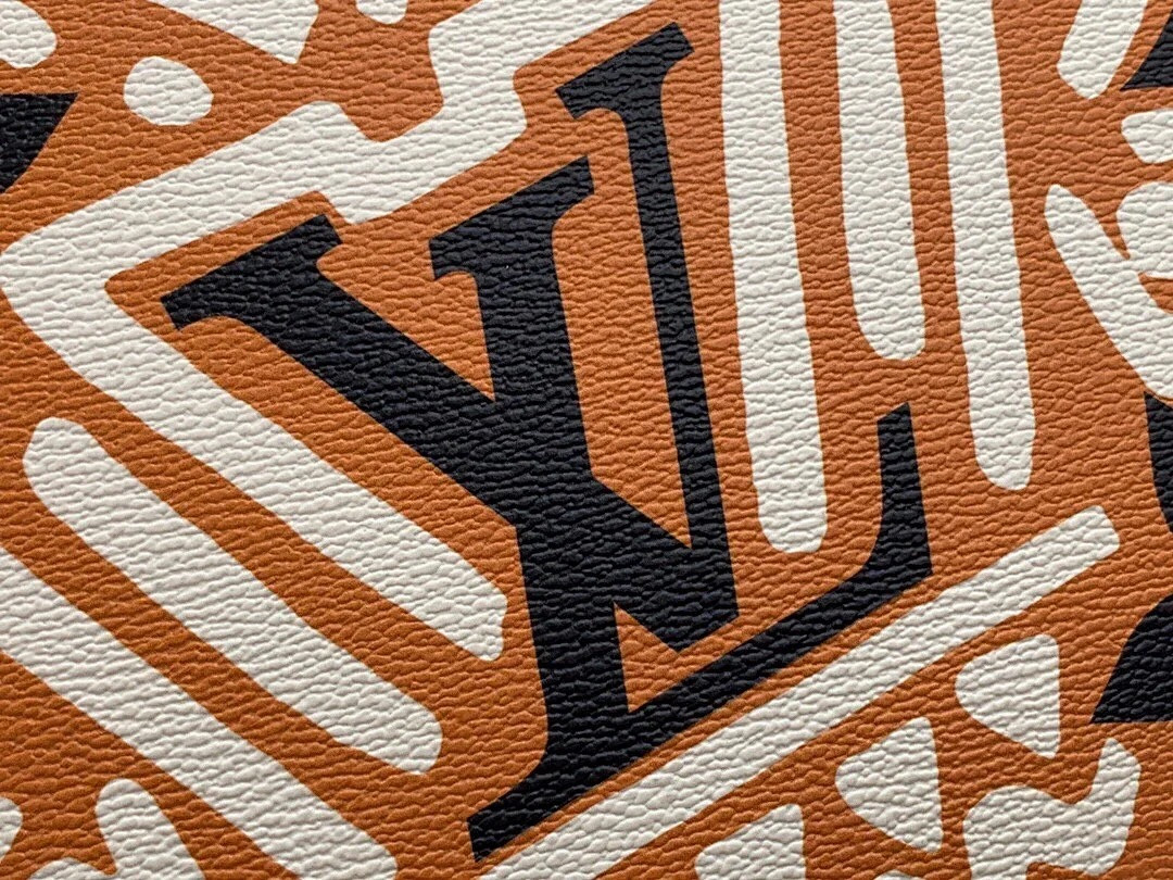 LV CRAFTY POCHETTE TOILETTE M45477